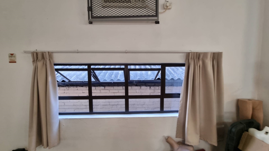 To Let Commercial Property for Rent in Woodstock Western Cape